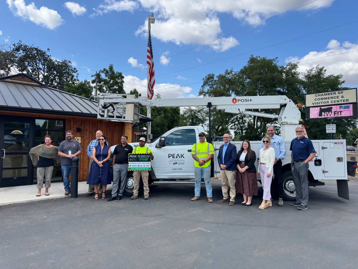 We were honored to host the Oregon Broadband Office Team to review and launch our Broadband Deployment Program (BDP) project. Special thanks to the Lebanon Chamber of Commerce for hosting our local stakeholders and dignitaries. Full press release: oregon.gov/biz/newsroom/P…