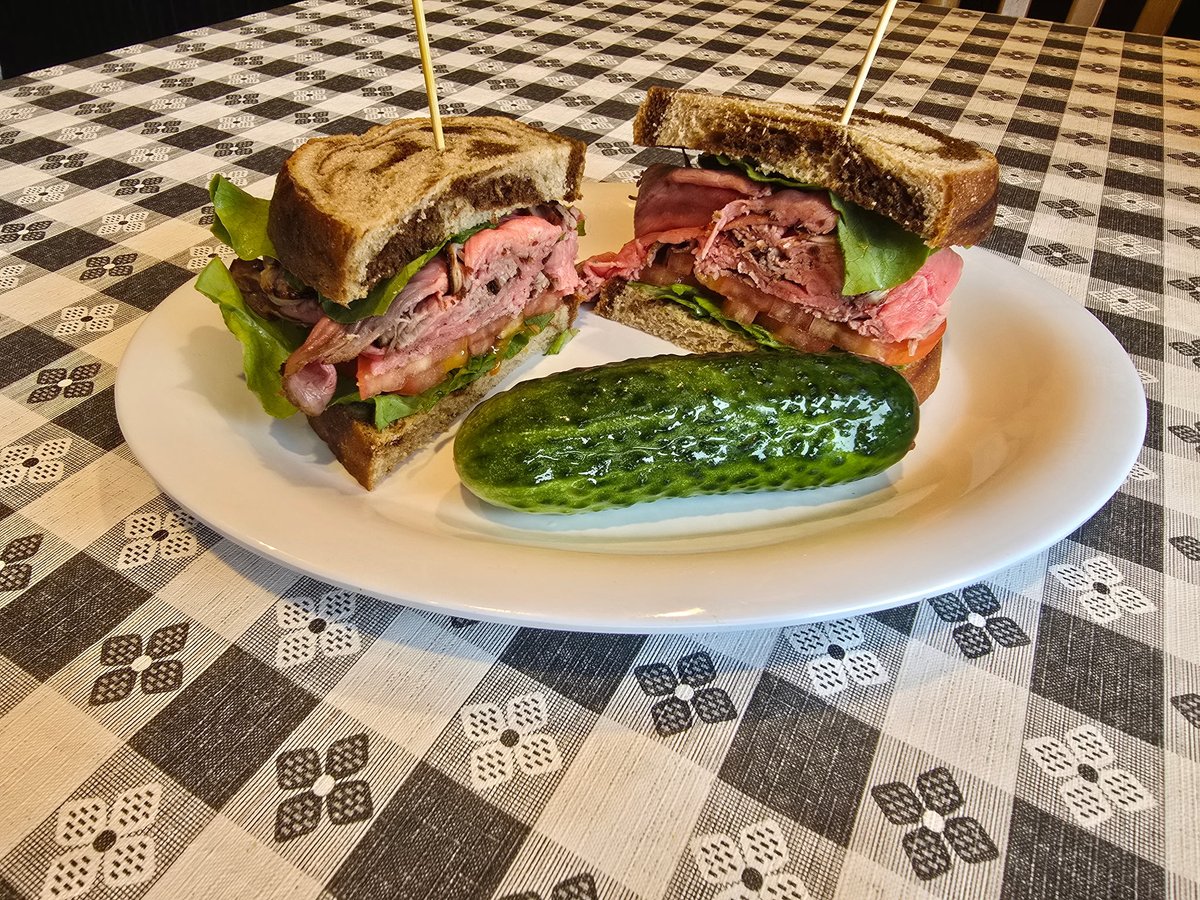 THURSDAY IS "COLD SANDWICH SPECIAL" DAY!!! 

TODAY ONLY: $13.45 for our Perfectly Stuffed "Boston Common"

House-seasoned and roasted medium rare ROAST BEEF on Fresh marble rye with creamy horseradish sauce, lettuce and tomato

#BostonCommon #ThursdaySpecial #SchmaltzDeli