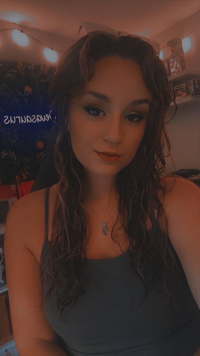 Hiii ❤️ we’re LIVE with EWC watch party! Come chill with me we live on <a href="/KickCommunity/">Kick Community</a> <a href="/KickStreaming/">Kick</a> 

Kick.com/devasaurus