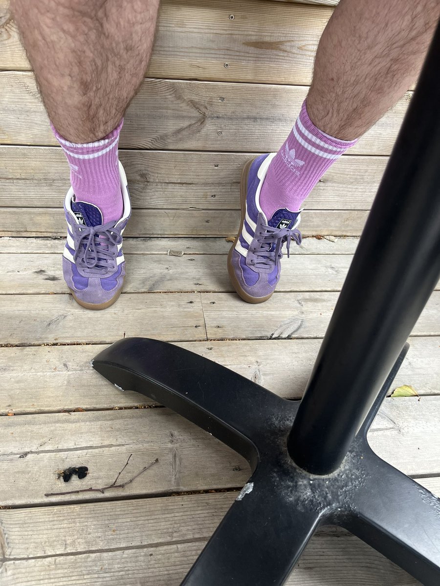 Haken (b) 
What are those <a href="/Seanrosk/">Sean {ʀ}øskeland</a>