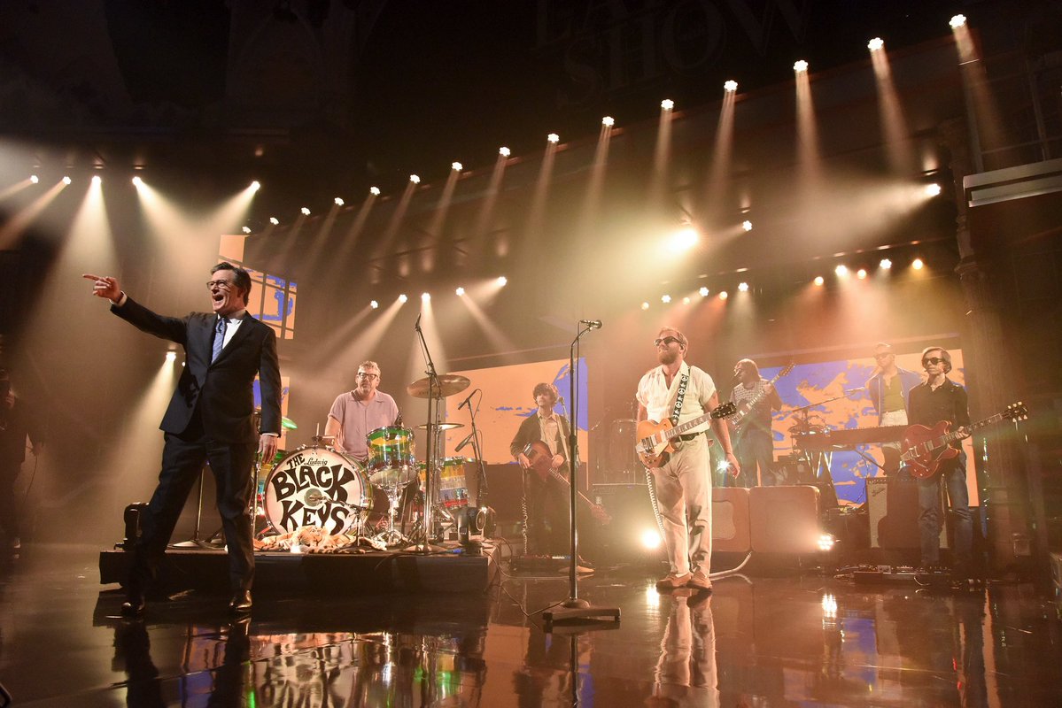 The Black Keys (@theblackkeys) on Twitter photo Colbert On A Mission! Thank you <a href="/colbertlateshow/">The Late Show</a> <a href="/StephenAtHome/">Stephen Colbert</a>
Watch the performance here: youtu.be/NbYIEuPVZpw?si… Colbert On A Mission! Thank you <a href="/colbertlateshow/">The Late Show</a> <a href="/StephenAtHome/">Stephen Colbert</a>
Watch the performance here: youtu.be/NbYIEuPVZpw?si…