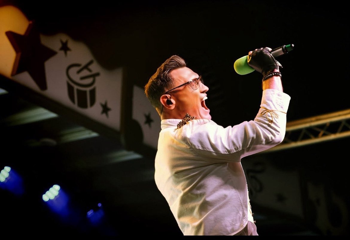NikkMager's tweet image. Can’t wait to be fizzing again at the end of the month and right into September for our ‘BBC Radio 2 in the park’ gig with @PaddyMcGuinness on the 6th September!
Exciting times ahead! 
#thefizz #excitingtimes #radio2 #radio2inthepark #september #gigs #80s #fyp #eurovision