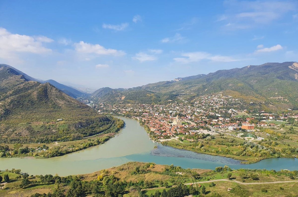 Population history of the Southern #Caucasus: Archaeogenetic study generates #DNA transect spanning nearly 5,000 years. In: <a href="/CellCellPress/">Cell</a> by <a href="/SkourEirini/">Eirini Skourtanioti</a>, <a href="/xiaowen_jia/">Xiaowen Jia</a>, <a href="/HaraldRingbauer/">Harald Ringbauer</a> &amp; an intl. team. #PopulationGenetics More: tinyurl.com/8r39ywfu &amp; doi.org/10.1016/j.cell…