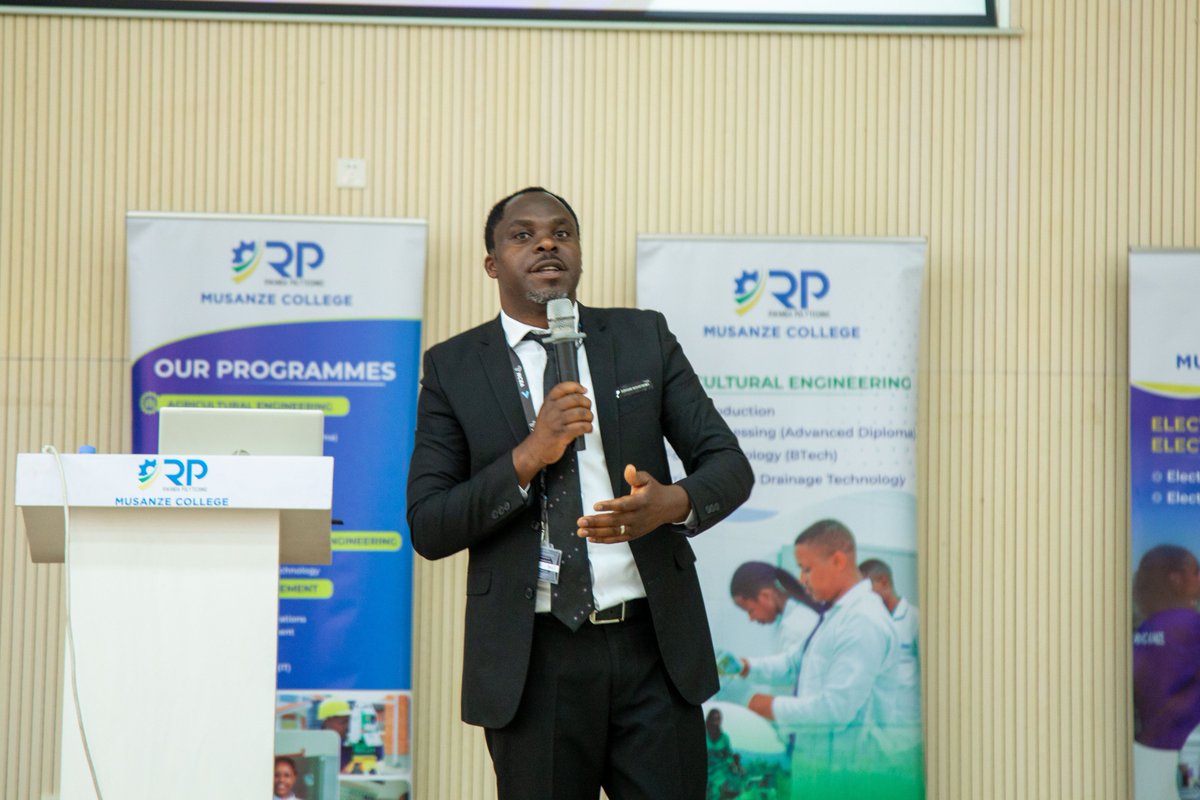 MusanzeCollege's tweet photo. As Induction Week nears its end, our new students were inspired by Mr. Tresor Gashonga (Incuti Foods), Mr. Sixbert Uwizeyimana (Electricom Ltd), and Mr. Zephanie Musabyimana (NCBA Bank) on entrepreneurship, industry-academia synergy, and financial literacy. https://t.co/SjMD4kyx2C