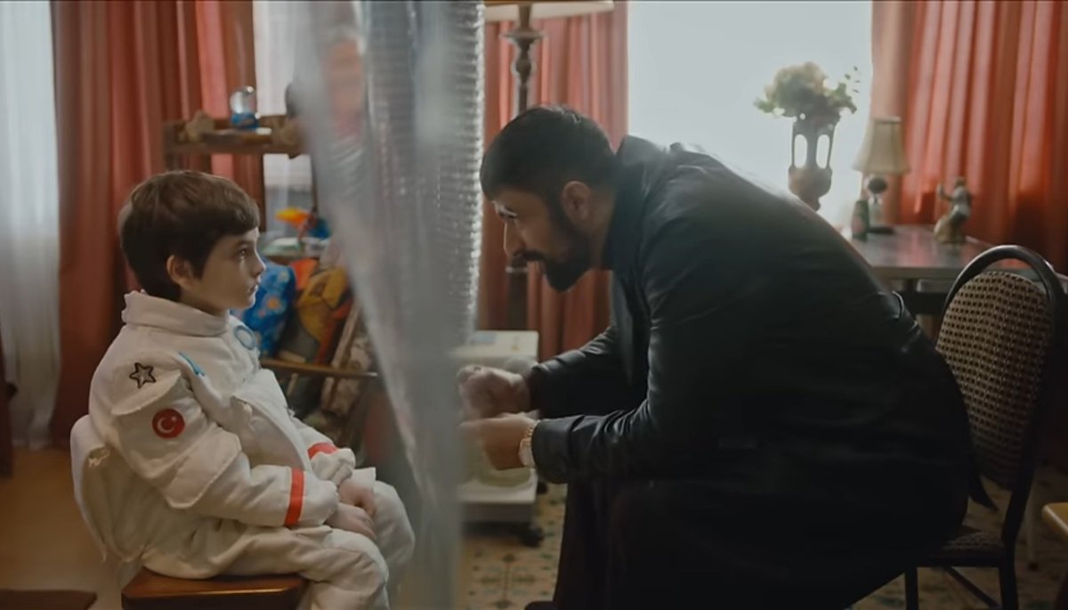 T-"Come fai a sapere che non ho paura?...abbiamo tutti paura,ma possiamo imparare a gestire la paura un passo dopo l'altro."

LO AMO😭🤍
#IoSonoFarah