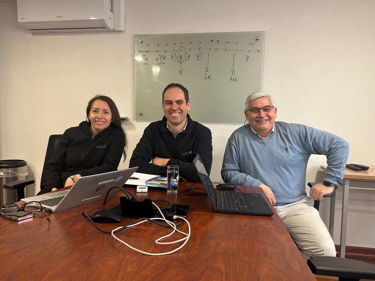 #NegociaciónColectiva2025
📣 Hoy dimos inicio a la mesa de negociación con Clínica Santa María‼️
👉 Comenzamos este proceso con compromiso, unidad y la responsabilidad de alcanzar condiciones justas y dignas para nuestros casi 1300 soci@s.
#SindicatoClínicaSantaMaríaEnNegociación