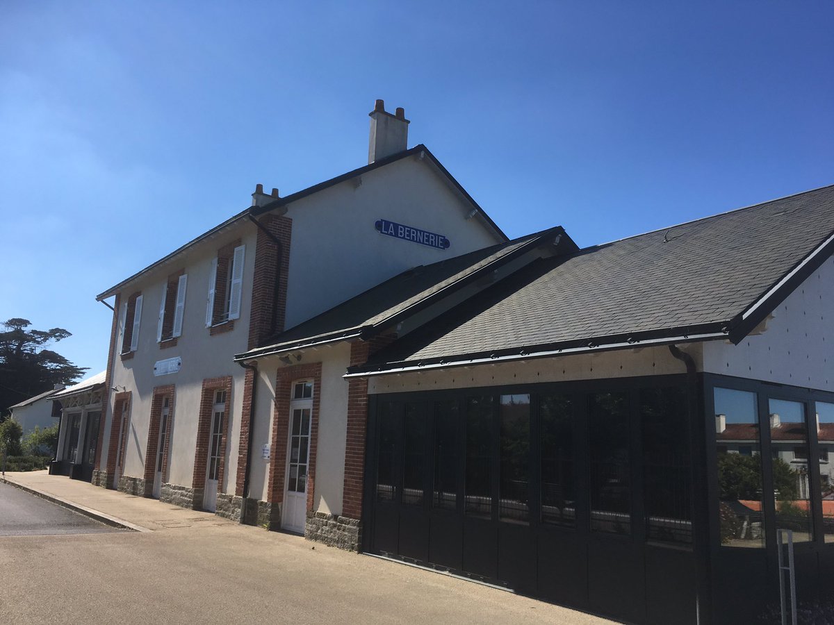 TERPays2LaLoire's tweet photo. [#JeuConcours] 🚉 Votez pour votre gare préférée et partagez votre propre cliché ! 

⚡️ Le match du jour oppose #LaBernerieEnRetz à #Ancenis !

#LaBernerie ⤵️ https://t.co/sj3BZwKOfp