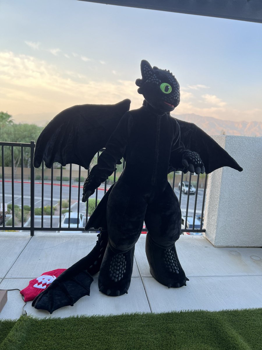 RufflyMadeSuits tweet picture