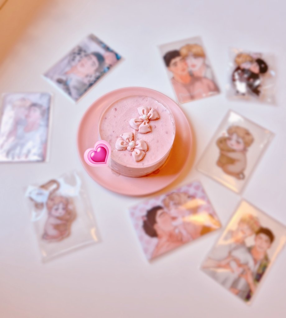 gold_gift8's tweet photo. 오늘은 큰고양이 생일꜀(^. . ^꜀ )੭ .ᐟ.ᐟ
우리 삼색 루시안 생일 축하해- ̗̀(⌯ˊᗜˋ⌯)  ̖́-
루시는 분홍 배경 너무 잘 어울려서
준비한 핑크 케이크🩷🐆

@NmtNEnc78gz7Der
작가님과 금짝 덕분에 제 하루가 행복으로 가득해요🫶🥹

#큰고양이_너무_감자해 💗 https://t.co/MZgM6pykO3