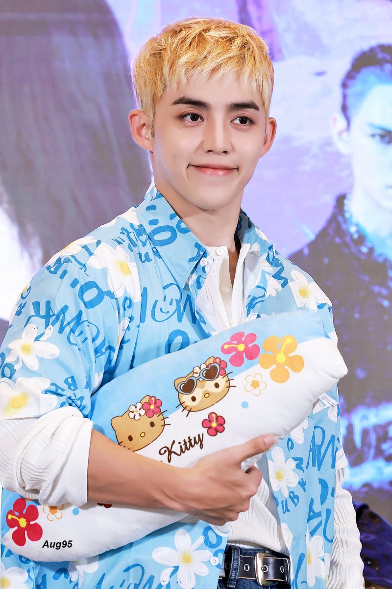 승철아 생일 축하해! ❤️☺️

#알로알로_번개처럼_찾아왔다_쿱스생일
#ALO_SCOUPS_DAY 
#세븐틴 #SEVENTEEN 
#최승철 #승철 #에스쿱스