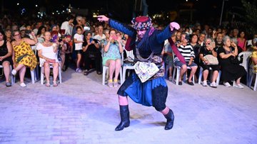 Aydınlıların gece eğlencesi