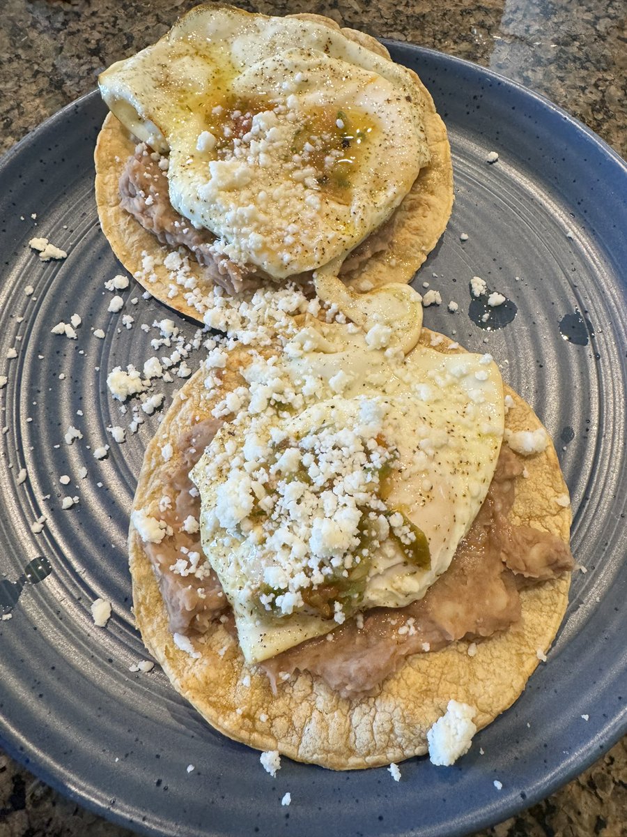 jaymartinez1973's tweet image. #Food #Foodie #Breakfast #thursdayvibes #ThursdayThoughts #ThursdayMotivation Breakfast tostadas crispy yellow corn tortilla with refried beans and a fried over easy egg on top with green salsa and queso fresco on top sure why not
