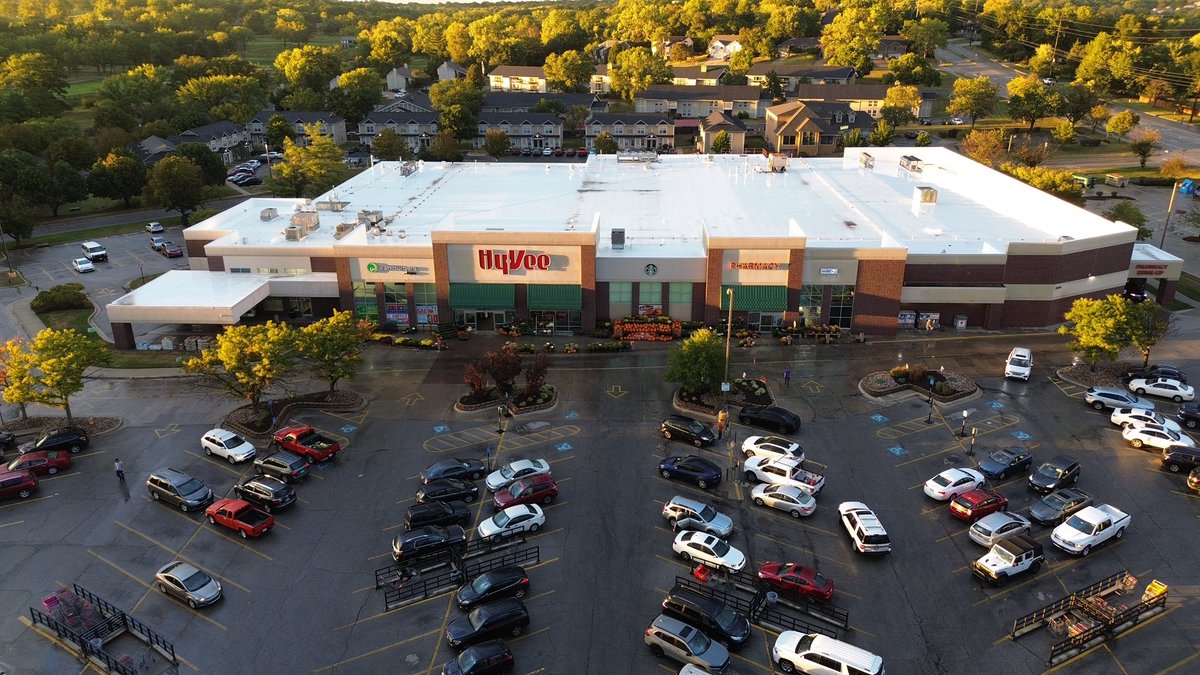 🚨 TOMORROW 🚨

Come out to Hy-Vee in Lawrence on Friday August 8th from 3-6 for a LIVE ON LOCATION Rock Chalk Sports Talk!

We will be giving away t-shirts, lottery tickets, and much more fun prizes!