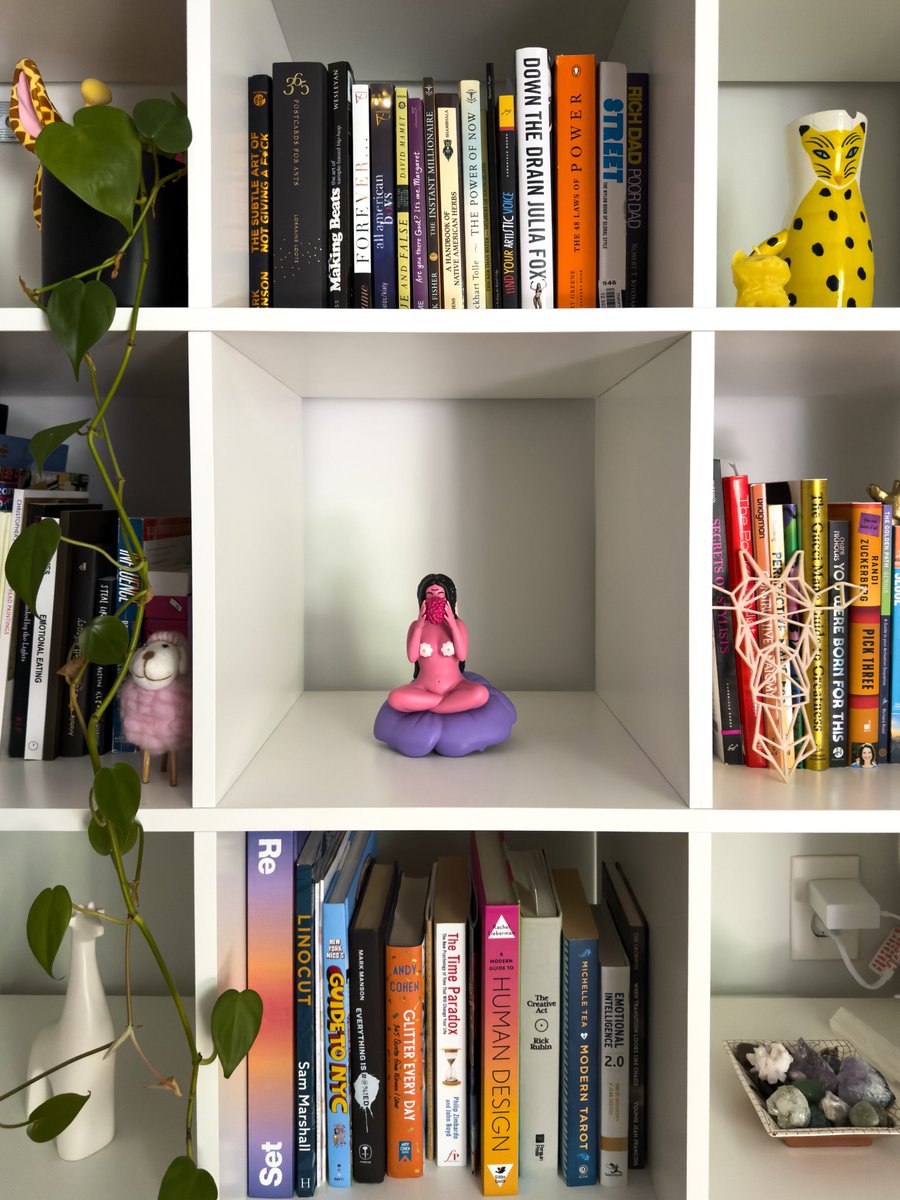 Love my <a href="/eisenbergrobin/">Robin Eisenberg</a> art 🩷