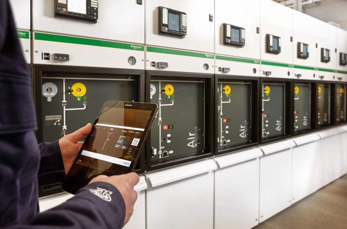 Schneider Electric &amp; E.ON setzen auf SF₆-freie Mittelspannungsschaltanlagen – für eine nachhaltige Energiezukunft. 🔗 Jetzt mehr erfahren: spr.ly/6018fcHRk