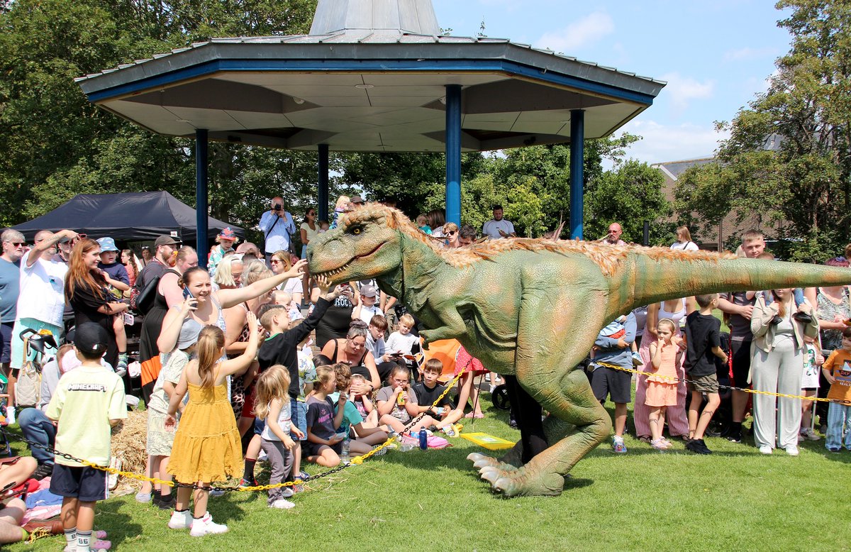 CommunityAd's tweet image. 🦖 What a dino-mite day in Dover! 🦕
Dino Day brought roars of joy, smiles, and stomping fun.
Jurassic joy caught on camera!

📸 @DoverDC 

#TRex #CommunityFun #Dover #FamilyDayOut #kent #dinoday