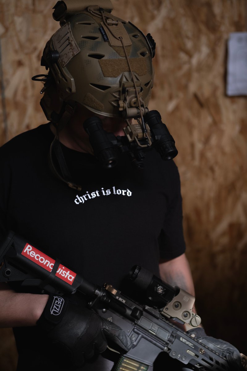 There's nothing subtle about this shirt.

We need more men who are bold enough to profess their faith publicly, and who are brave enough to reclaim Christendom for their sons, their daughters, and generations to come.

It's time to be loud about your faith.

Christ is Lord shirts