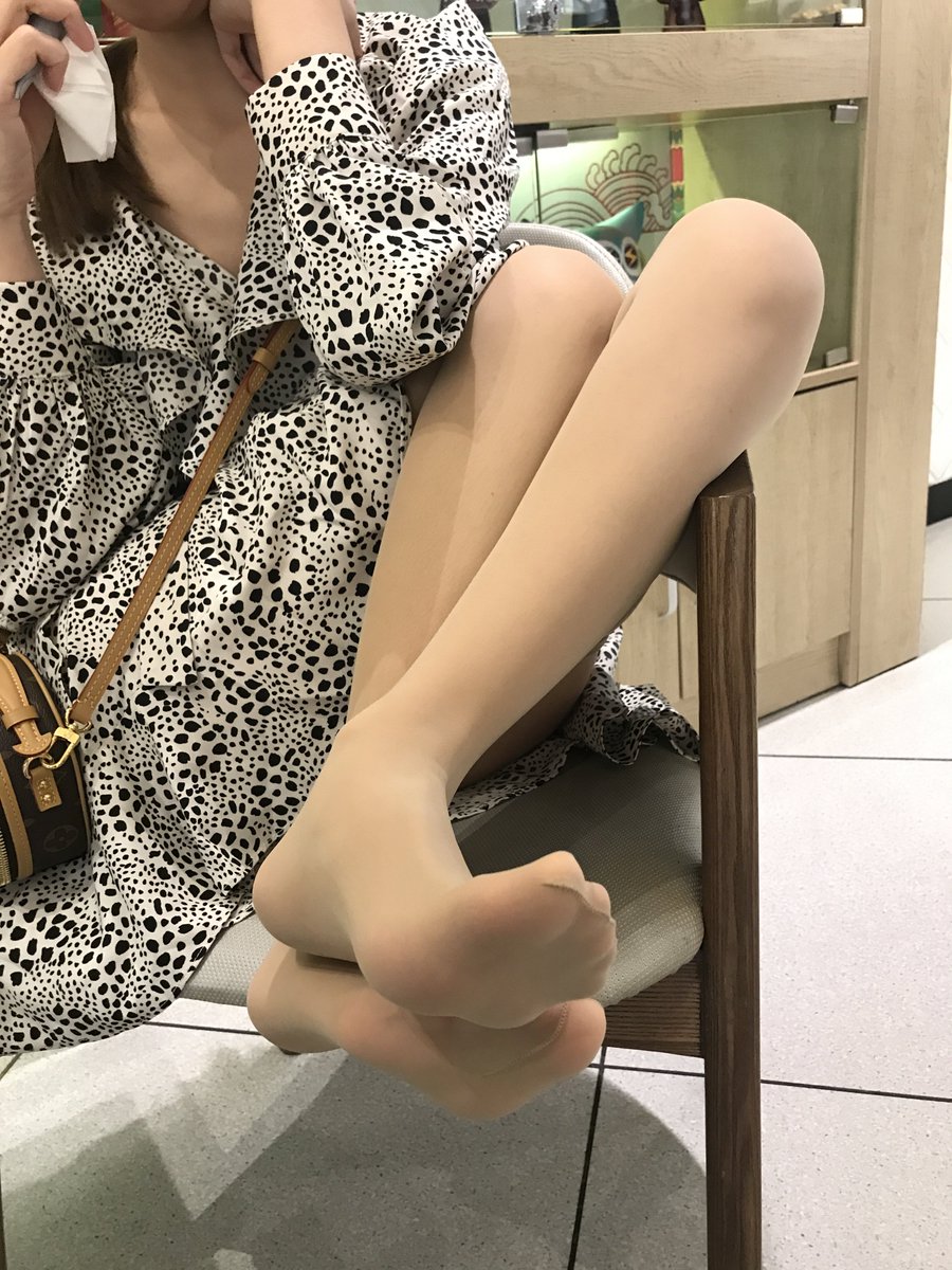 厚是厚了点，倒是厚的有味道才更臭呀🤣

#原味 #丝袜