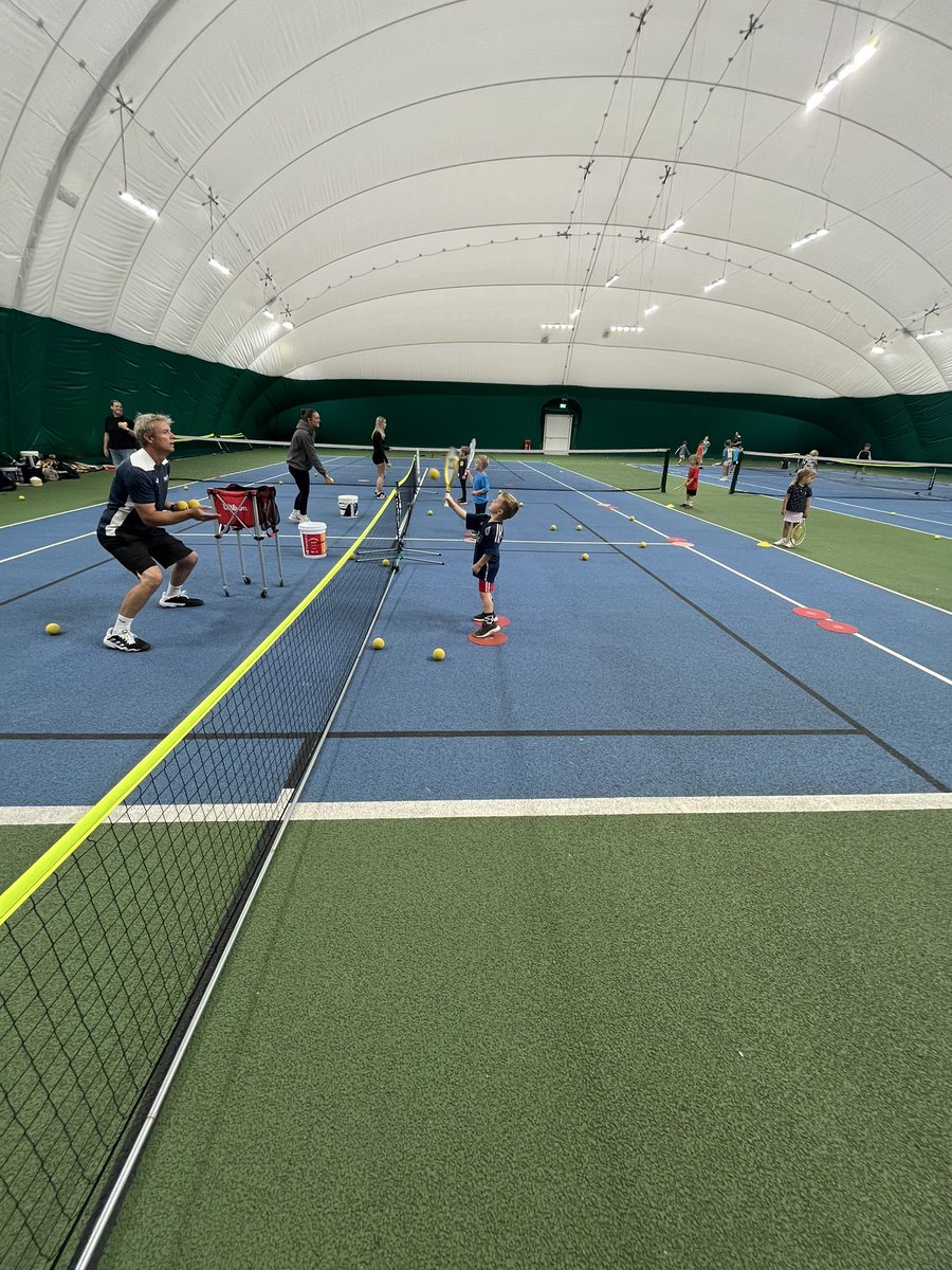🎾Day 14 of Summer Camps

👩🏾‍🤝‍👩🏼64 children

🔵7 U5’s
🔴18 U8’s
🟠16 U10’s
🟢13 U12’s
🟡10 U16’s

💪Sonic SERVES

🌦️DODGED the rain

ℹ️Want to book a place? Follow the link below:

bridgendtennisclub.com/pages/eventlis…

#CommunityClub #awardwinning #tennisfriends #holidaycampsforkids