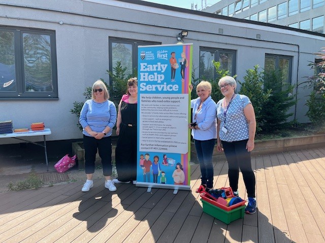 Sand pits, crafts, coffee, and conversations.
Last week’s community afternoon at Sutherland brought families and neighbours together in the best way.
Thanks to @WestSussexCC Early Help team and all the residents who shared their ideas for what’s next.