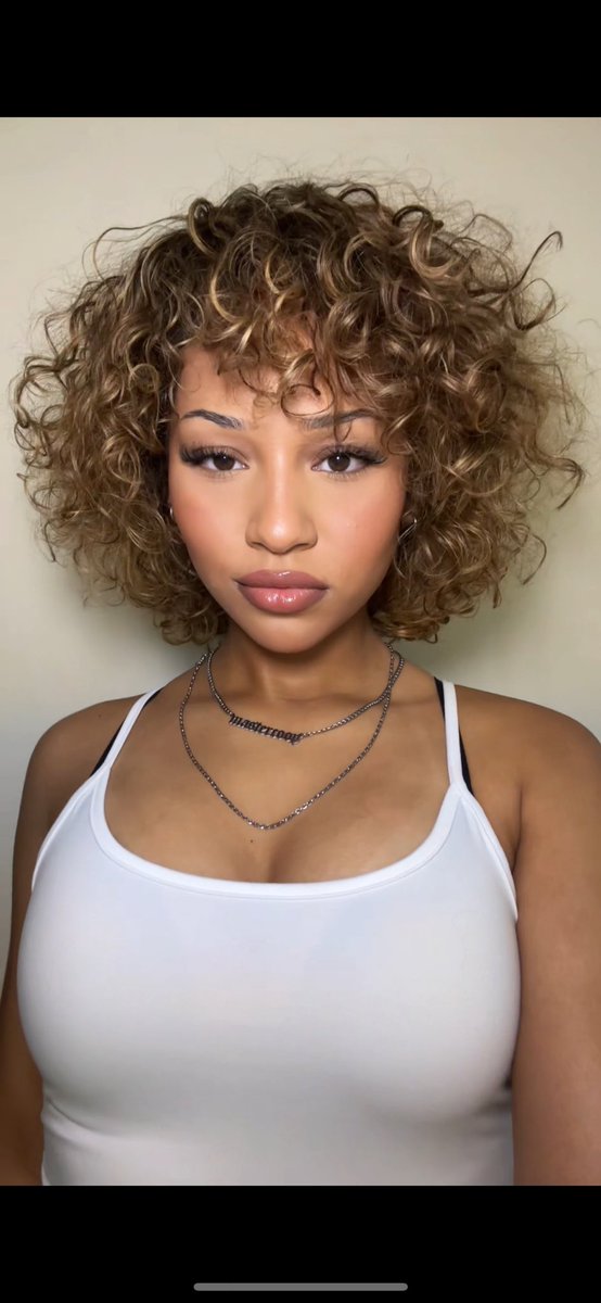 masterc00p's tweet image. What do yall think👀 #honeyblonde