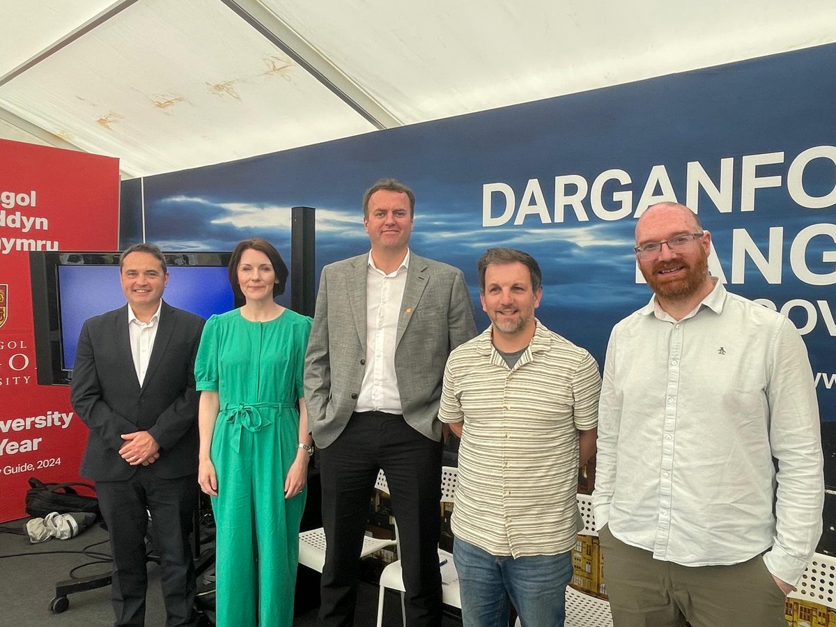 AI becomes increasingly prominent in our lives, how can we ensure that the Welsh language is not ignored and remains a core part of any development? That was the discussion at the <a href="/eisteddfod/">eisteddfod</a> today with <a href="/ComyGymraeg/">ComisiynyddyGymraeg</a> <a href="/canolfanbedwyr/">Canolfan Bedwyr</a> <a href="/cdps_cymru/">Centre for Digital Public Services</a>. Diolch to everyone who took part.