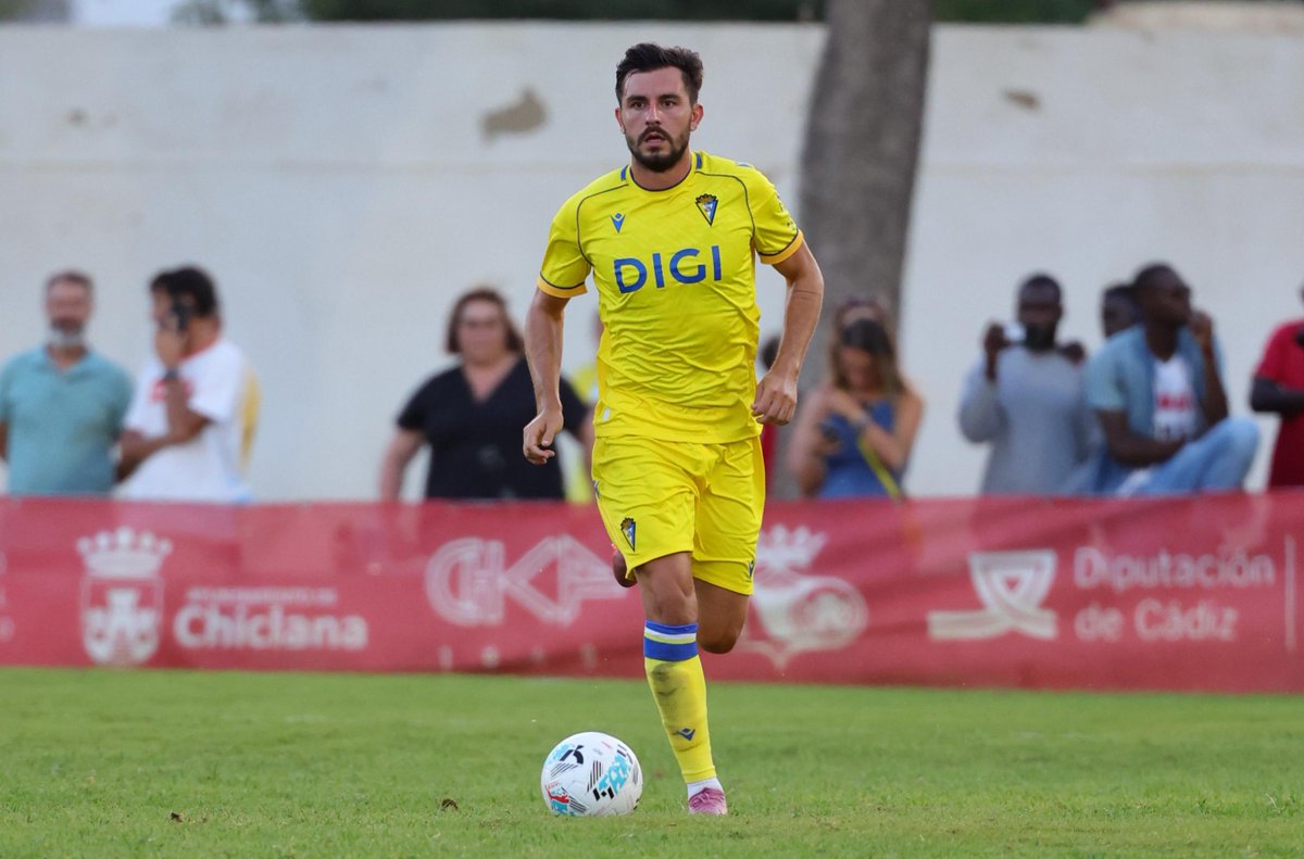 OFICIAL | Cesión de Víctor Chust al Elche

¡Mucha suerte, Víctor! 

🔗 cadizcf.com/noticias/cesio…