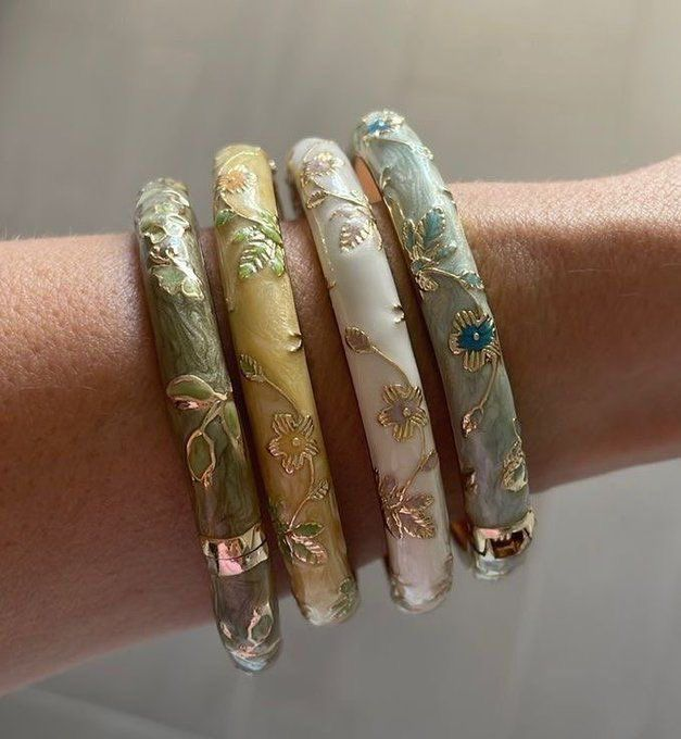 prettiestavenue's tweet photo. bangles https://t.co/w0AjL7rzsF