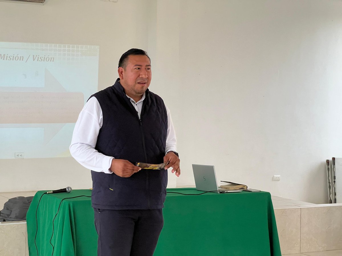 En coordinación entre el prefecto <a href="/jteransalcedo/">Johnny Terán Salcedo</a>  y la alcaldesa <a href="/Amadazam/">Amada Zambrano</a>, se realizó un curso de educación financiera para fortalecer el manejo del dinero, el ahorro y la toma de decisiones económicas.