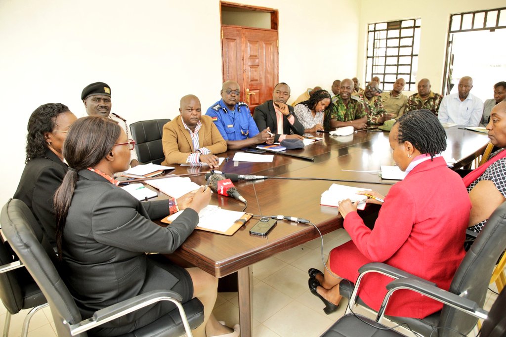 State Department For Gender and Affirmative Action (@gender_ke) on Twitter photo CRACKDOWN ON CHILD TRAFFICKING
<a href="/PsgAnneWangombe/">PS Anne Wang’ombe</a> and her Children Services counterpart <a href="/CarrenAgengo/">Carren Agengo</a>, joined by Nakuru County multi-agency security team led by Deputy County Commissioner Josiah Odongo, today visited Maai Mahiu on a fact finding mission following a 'child CRACKDOWN ON CHILD TRAFFICKING
<a href="/PsgAnneWangombe/">PS Anne Wang’ombe</a> and her Children Services counterpart <a href="/CarrenAgengo/">Carren Agengo</a>, joined by Nakuru County multi-agency security team led by Deputy County Commissioner Josiah Odongo, today visited Maai Mahiu on a fact finding mission following a 'child
