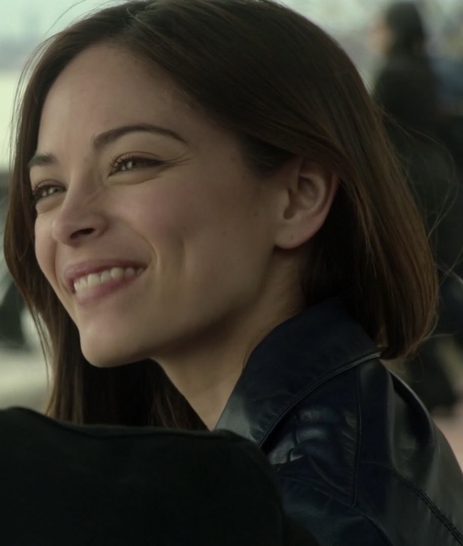 thinkerskristin's tweet image. i wanna make kristin gifs SO badly so i will get on that eventually, because there’s so many gifs of her when she’s younger rather than older, anyway! kristin in the last episode of BATB season 2 as catherine chandler.