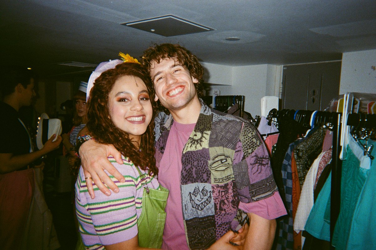 Clueless The Musical (@cluelessonstage) on Twitter photo We're TOTALLY putting these photos in our lockers π πΈ We're TOTALLY putting these photos in our lockers π πΈ