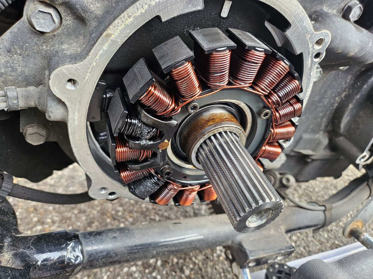chisel2211's tweet image. The source of my Harley woes....two burnt out coils on my stator.