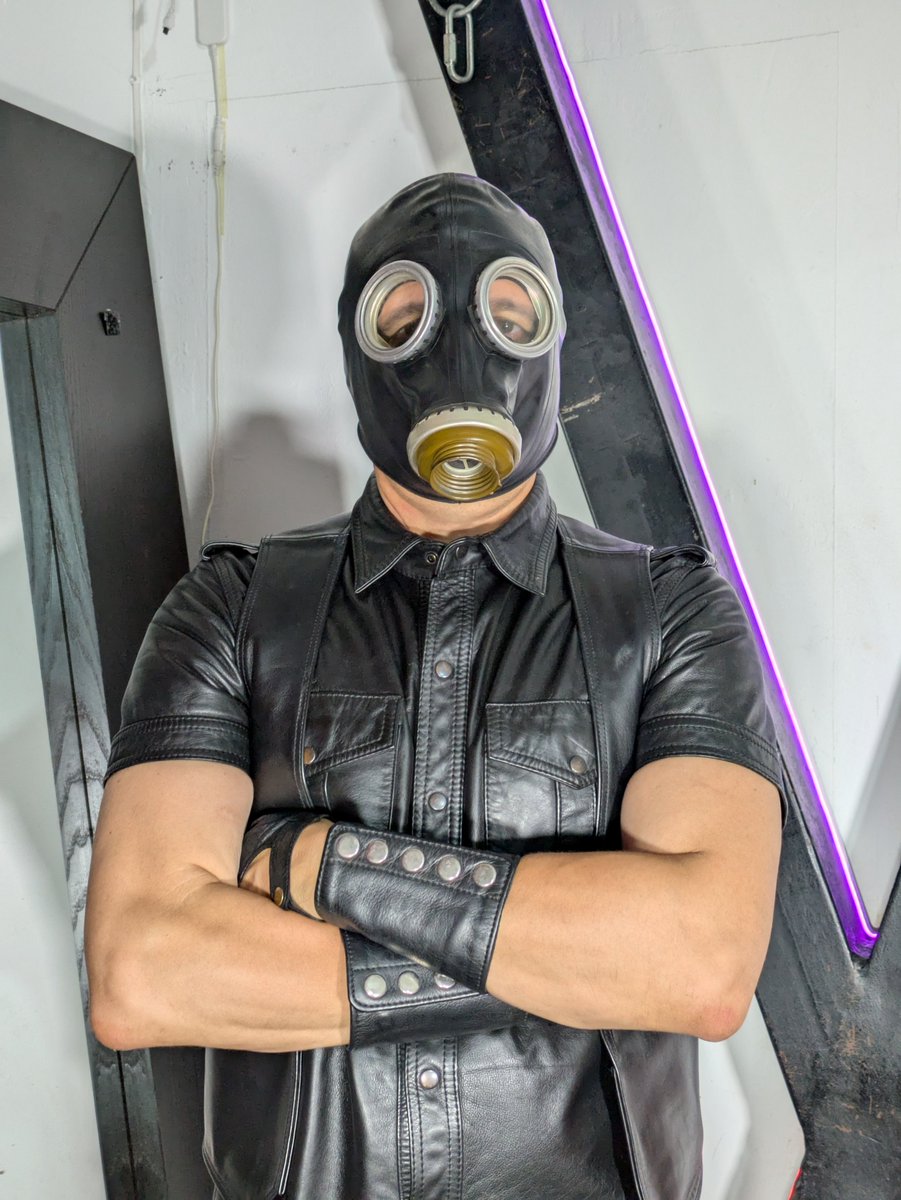 Nos gusta jugar con pelotas, pero nos lo ponen difícil. Si no puedes ver nuestro contenido aquí, puedes verlo en:

If you can't see our content here, you can view it at:

bluesky: hardsmuniversity

#spank #cbt #ballbusting #ballbuster #gaybdsm