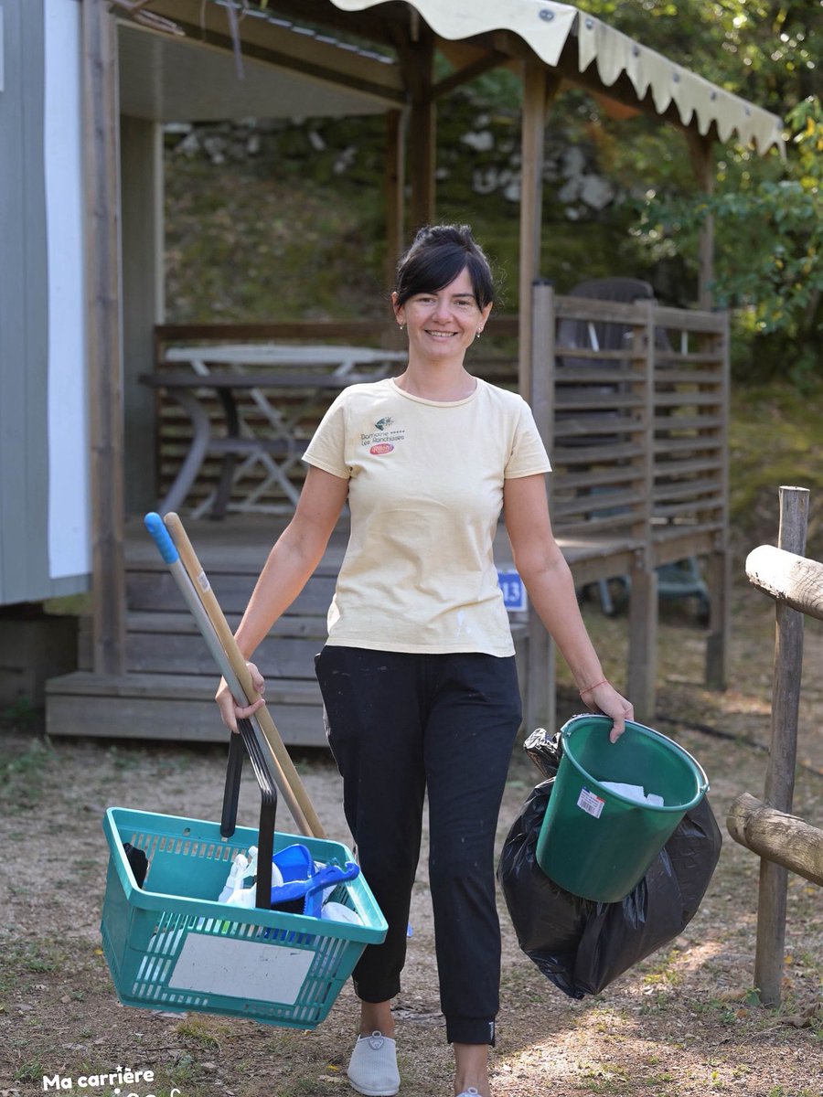 🌟 Être agent de propreté en camping 🏕️ c’est bien plus que faire le ménage…
C’est garantir un cadre propre, sain et accueillant, pour que chaque vacancier se sente réellement en vacances 🏖️ en résumé, c’est choisir un métier de rigueur &amp; de service ! <a href="/carrierecamping/">Macarrierecamping.fr</a>
