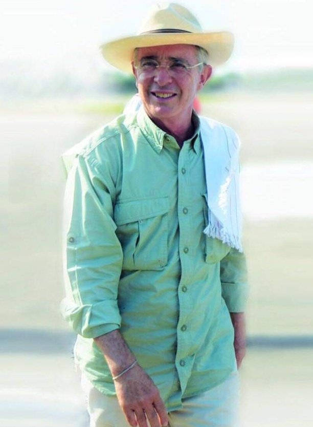 El Electoral Colombia (@eleccionescolom) on Twitter photo #ATENCION
Usted tiene una imagen favorable o desfavorable del ex Presidente <a href="/AlvaroUribeVel/">Álvaro Uribe Vélez</a> Álvaro Uribe?
🔁 Desfavorable
❤️ Favorable #ATENCION
Usted tiene una imagen favorable o desfavorable del ex Presidente <a href="/AlvaroUribeVel/">Álvaro Uribe Vélez</a> Álvaro Uribe?
🔁 Desfavorable
❤️ Favorable