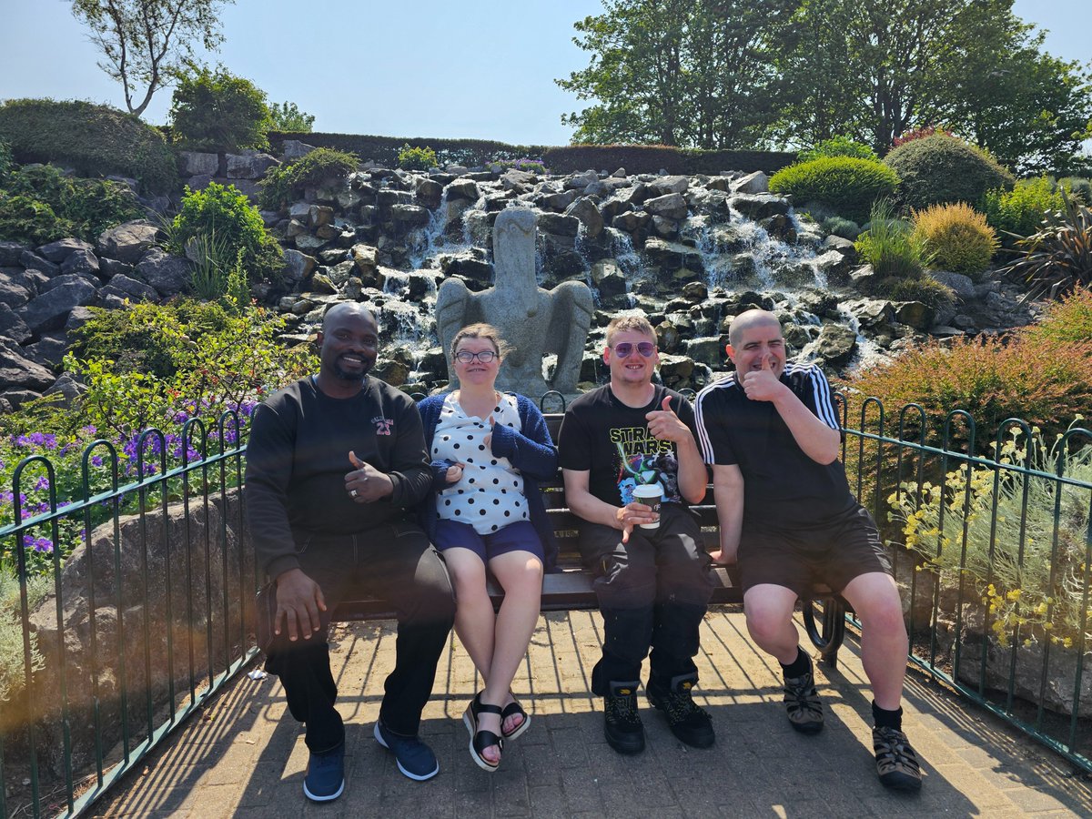 CascadeStiles's tweet photo. We have been getting out and about over the past few weeks, enjoying the beautiful weather and taking in all of the sights 😎👁️🐬🌻☀️💪 #community #inclusion #FriendshipGoals #autismawareness #summer https://t.co/BkitTBbbDf