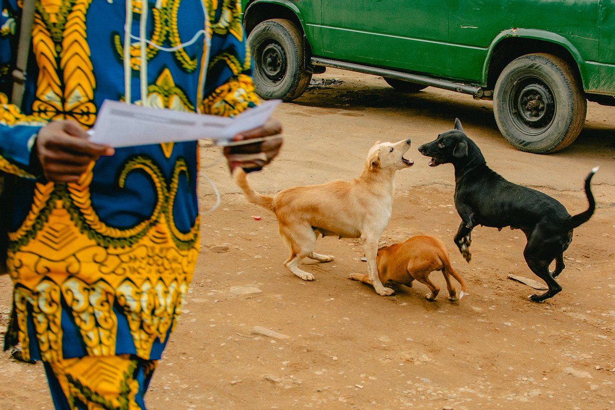 gdvomo's tweet image. I'm so grateful for how much most of you connect with my street photographs of Lagos. I aim to tell and show Lagos as authentically as it is from my point of view. Every street photograph you see is from a finished project called "Made in Lagos: A love letter to my city."