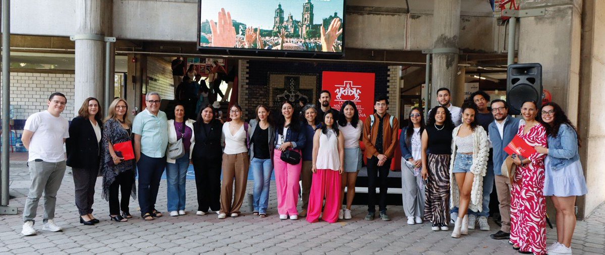 Sistema Universitario Jesuita (@suj_contigo) on Twitter photo Las instituciones de #SUJ - <a href="/IberoPuebla/">IBERO Puebla</a>, <a href="/IBERO_mx/">IBERO CDMX</a> y <a href="/ElTUVCH/">Tecnológico Universitario del Valle de Chalco</a> - realizaron jornada para visibilizar las desapariciones de #migrantes en México. Una temática pertinente para un país en donde han desaparecido al menos 10,000 migrantes.
Más🔗bit.ly/3Sej8Le Las instituciones de #SUJ - <a href="/IberoPuebla/">IBERO Puebla</a>, <a href="/IBERO_mx/">IBERO CDMX</a> y <a href="/ElTUVCH/">Tecnológico Universitario del Valle de Chalco</a> - realizaron jornada para visibilizar las desapariciones de #migrantes en México. Una temática pertinente para un país en donde han desaparecido al menos 10,000 migrantes.
Más🔗bit.ly/3Sej8Le