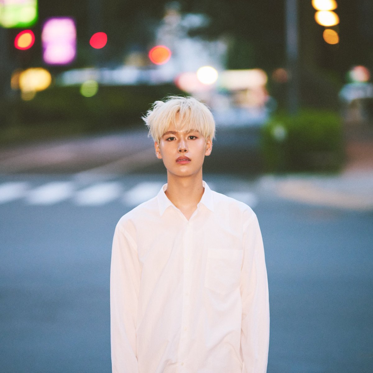 shun_zhongxi's tweet photo. 1st single  『Rewind』が本日リリースされました。

「もしあの時こうしていた���」と
何度も頭の中で巻き戻してしまう恋の歌です。

リンクはリプライにて https://t.co/Kf24ZGVnr4