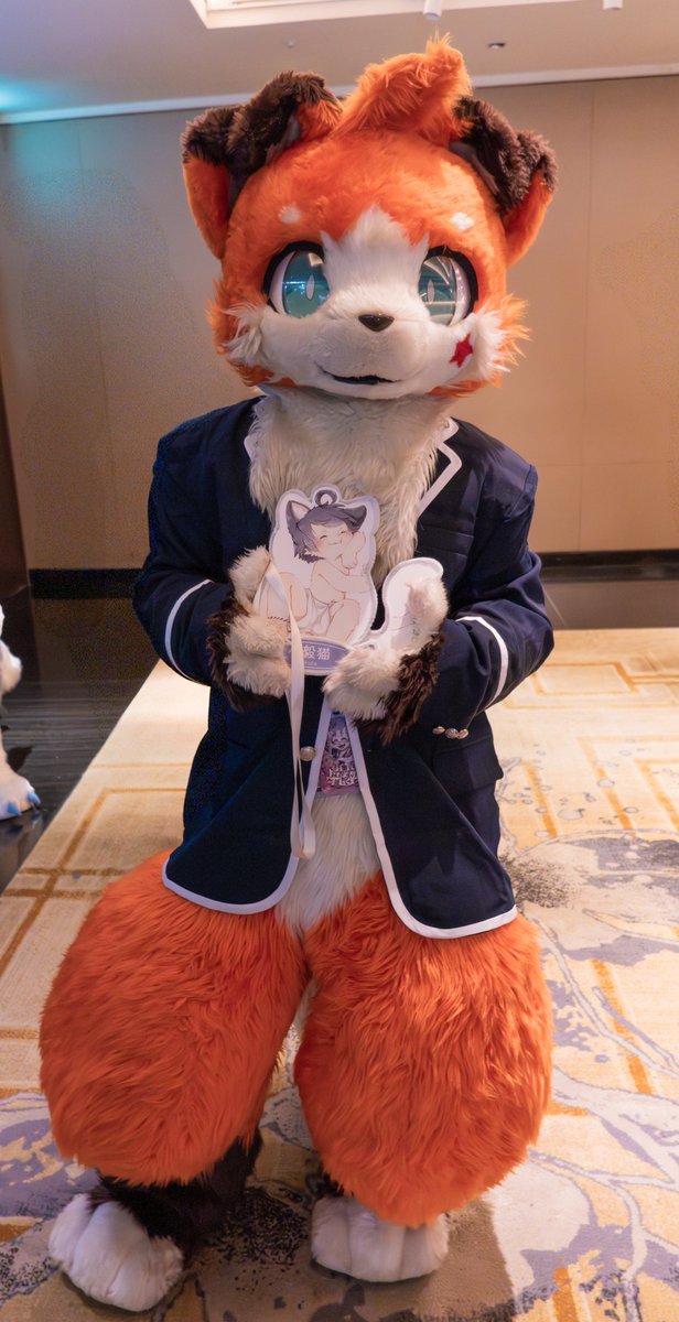 終於跟合到照了(欸
可愛貓!
元元毛呢(遇不到啦!!!🤣🥺
#FursuitFriday 
#UTFG2025 
📸<a href="/Milk_YuanYuan/">YuanYuan</a>