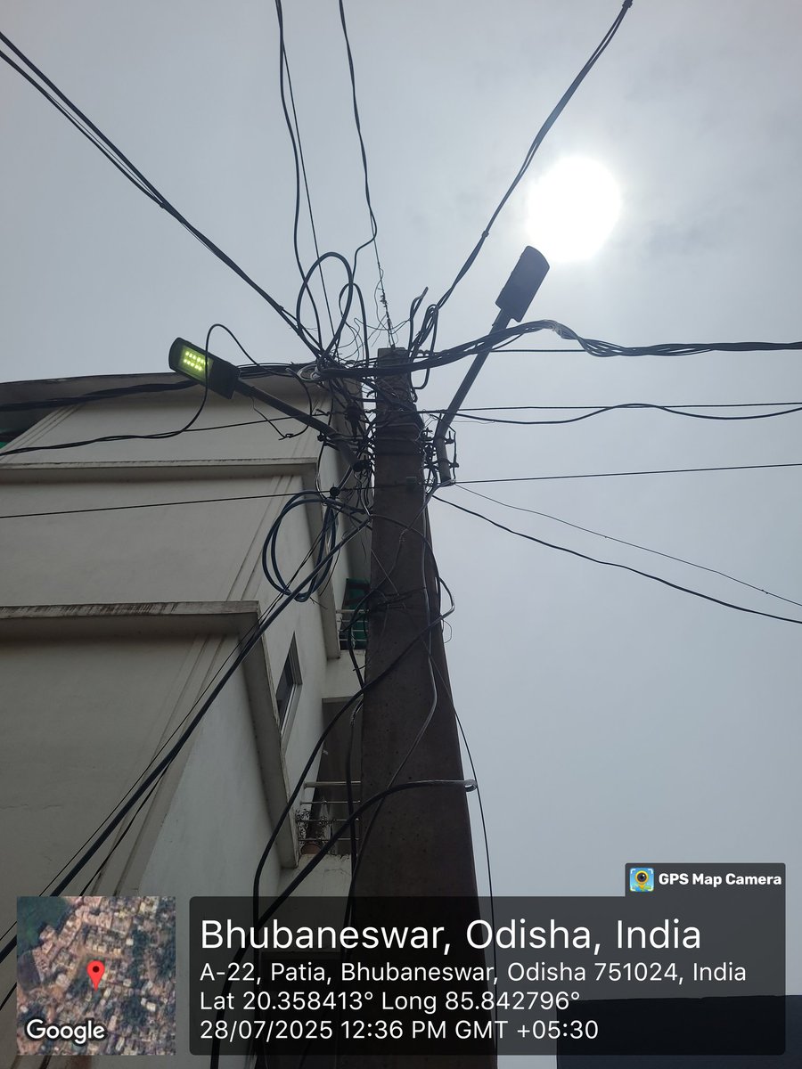 sasgt97's tweet photo. @bmcbbsr @ChanchalRanaIAS  Multiple streetlights are not working since 2 months. Even after registering complaints on janasunani / citizen services ,no action has been taken till date. Please help in fixing these. https://t.co/nQdQ4L7vjz