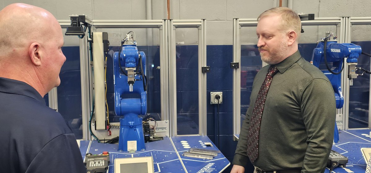 KenMiller06's tweet photo. We're thrilled to celebrate the Grand Opening of our new Advanced Manufacturing &amp; Engineering Classroom at Fairmont High School! Huge thanks to all who made this possible. We now offer 15 Career-Tech programs - a win for our students, business partners, and the city of Kettering! https://t.co/uJBerE1XFc