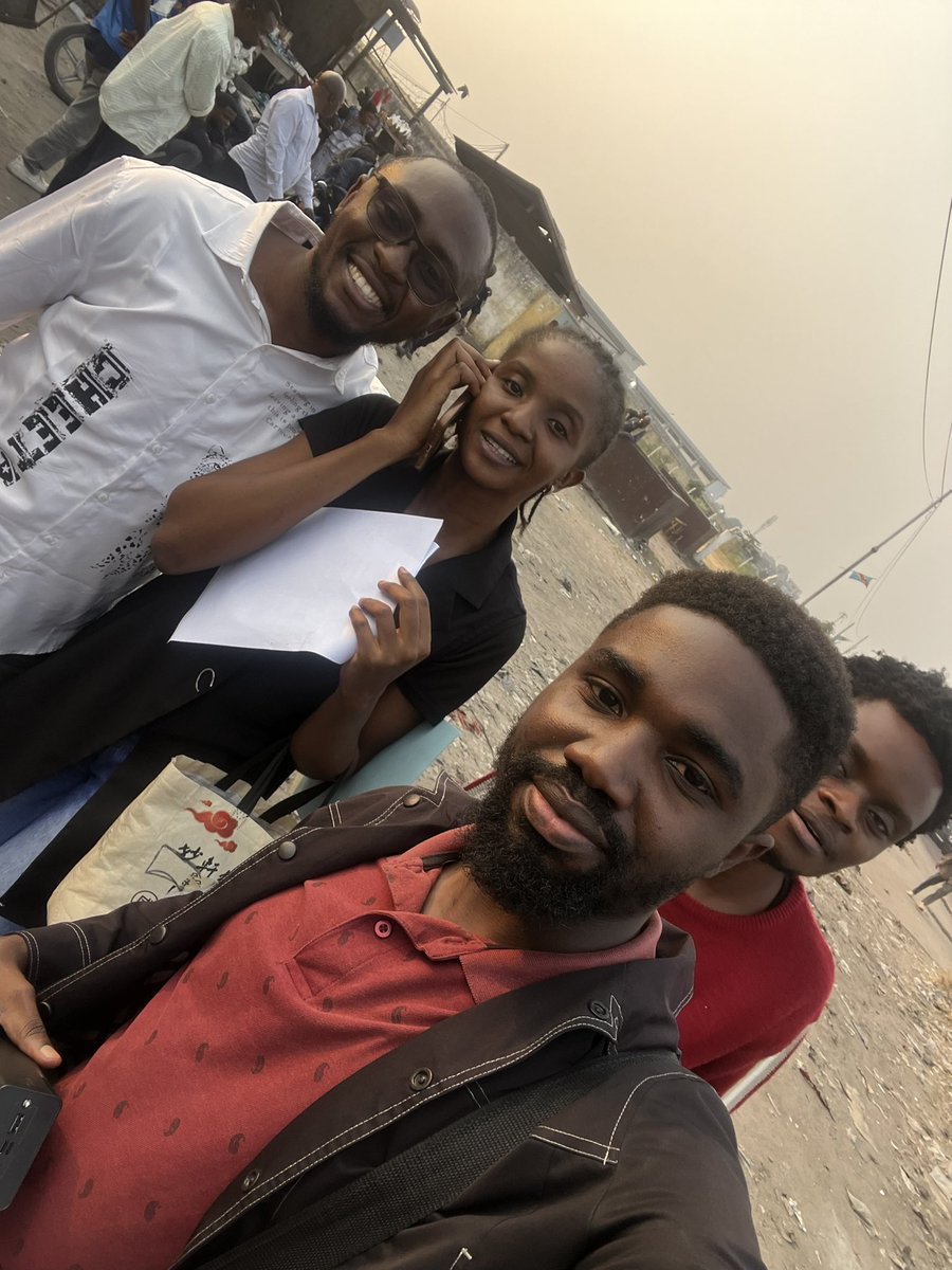 𝗛𝘂𝗴𝘂𝗲𝘀 𝙈𝙥𝙖𝙠𝙖 𝗕𝗿𝗲𝗹𝗼𝗰 (@huguempaka) on Twitter photo #RDC Fumée blanche !
La journaliste <a href="/GlodyNdaya04/">GlodyNdaya</a> est libre.
Merci à toute la corporation journalistique pour la mobilisation #RDC Fumée blanche !
La journaliste <a href="/GlodyNdaya04/">GlodyNdaya</a> est libre.
Merci à toute la corporation journalistique pour la mobilisation