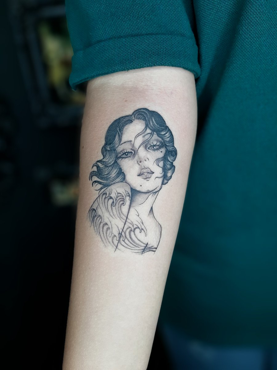 tattoo310_'s tweet photo. تتو های خراب اگه دارید 
بذارید تا رایگان با کاور یا ترمیم واستون درست کنم https://t.co/U6vEZTtRET