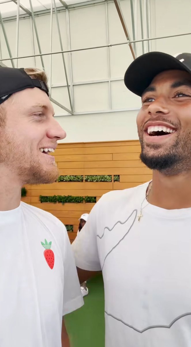i have like two shreds of sane emotional investments left in men’s tennis and one of them is their friendship