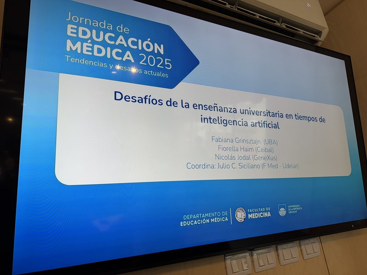 Un gusto compartir la experiencia de <a href="/Ceibal_Uy/">Ceibal</a> en Inteligencia Artificial y educación 🤖📚en el panel “Desafíos de la enseñanza universitaria en tiempos de IA” 🎓, junto con <a href="/njodal/">Nicolas Jodal</a> y Fabiana Grinsztajn ✨
¡Gracias <a href="/Julio_Siciliano/">Julio Siciliano</a> y <a href="/la_coin/">Ana Coimbra</a> por la invitación!