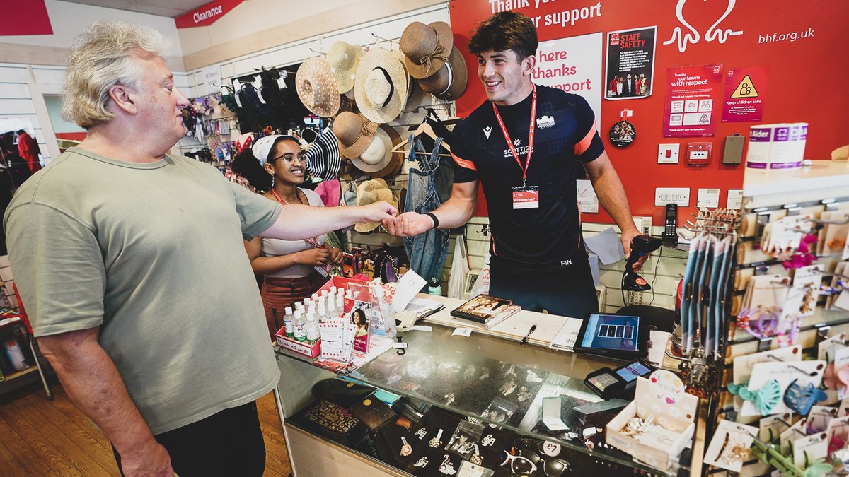 EdinburghRugby's tweet photo. Our squad swapped the grind of pre-season for local shops and hospital wards yesterday, spending an afternoon volunteering with @BHFScotland and @echcharity 💙

Read more ➡️ https://t.co/oijv2qyP2Q https://t.co/XqNVnggqcg