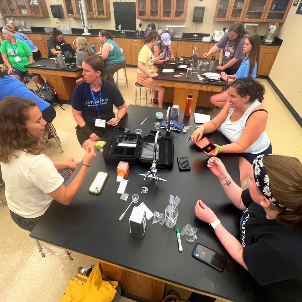 MiniOneSystem's tweet image. Love that #Wisconsin teachers got a chance to get hands-on with teacher and student-friendly MiniLabs and MiniOne equipment. #scienceteachers #WINGS