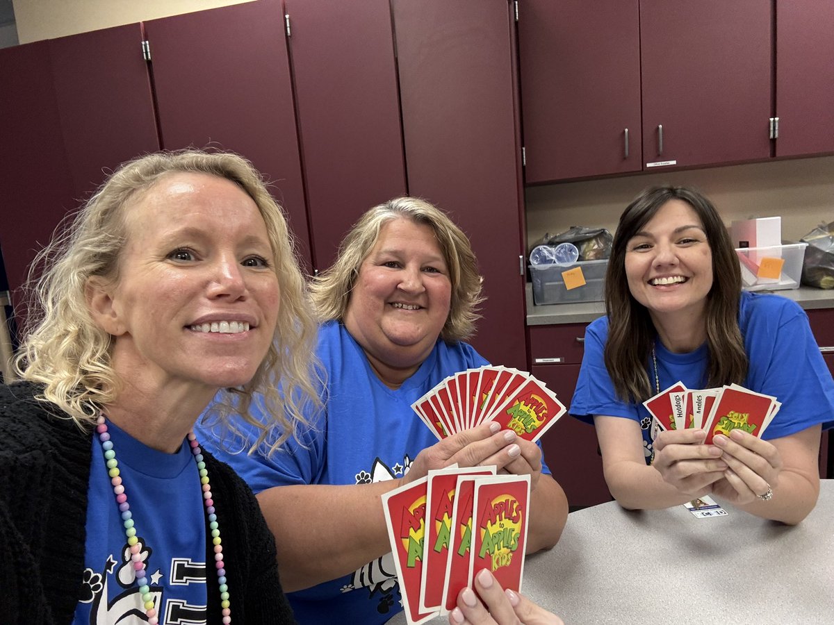 TmeIntervention's tweet photo. Opening Day! Last day to complete the #summerselfiechallenge We are so excited to start an amazing year with our team! We have such a fun time together! #TMGenius https://t.co/ExTr0QBE6P